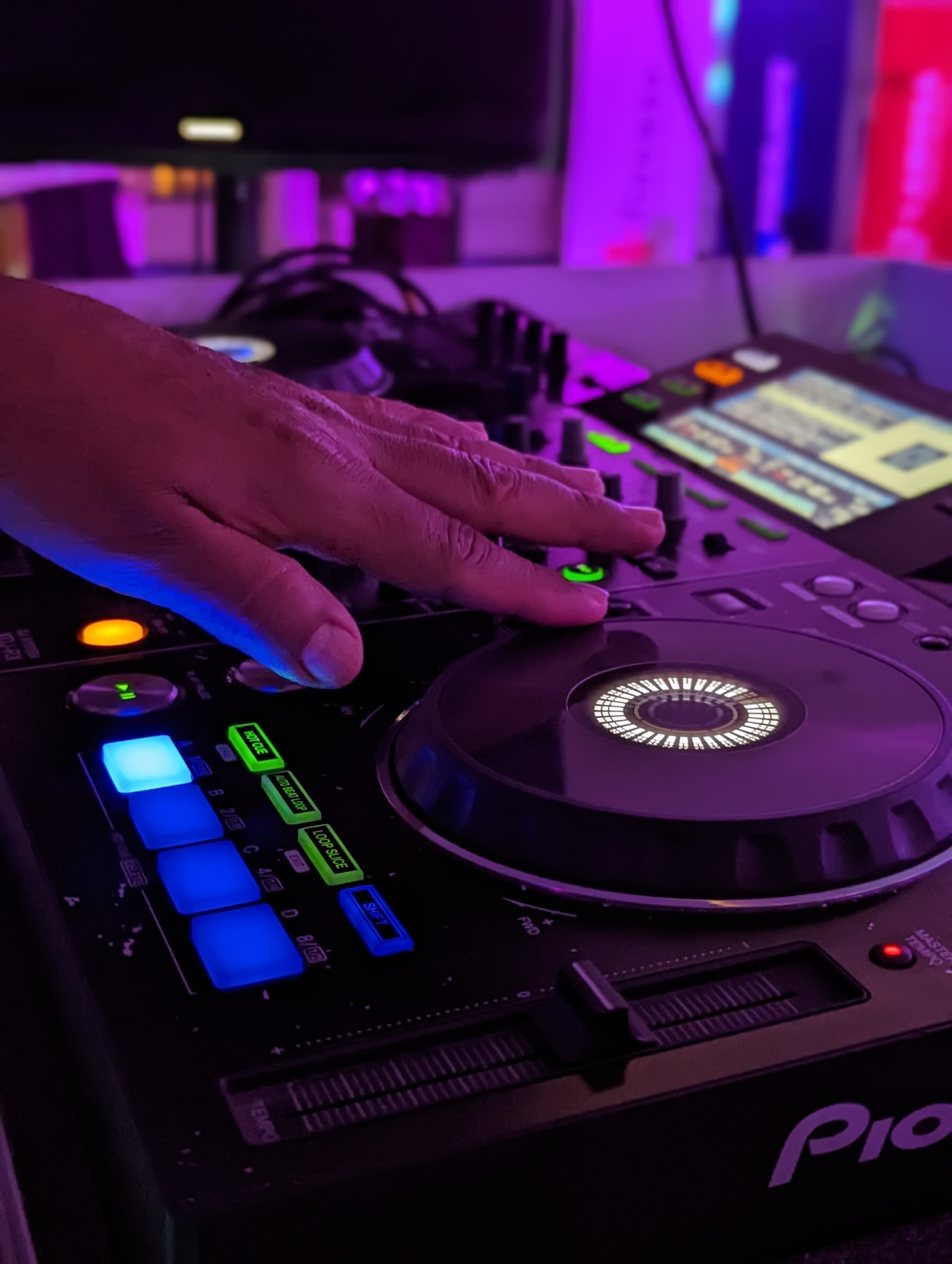 DJ Profesional